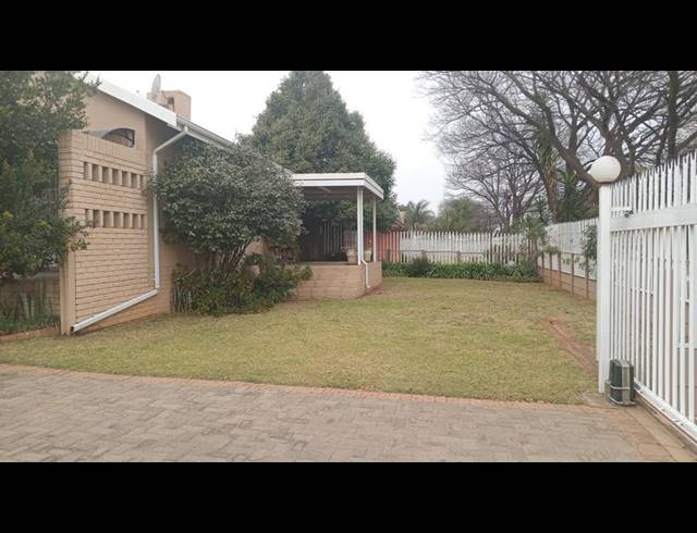 3 BEDROOM HOUSE FOR SALE IN GREENHILLS